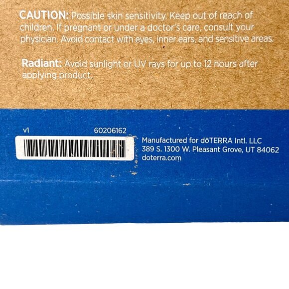 NEW doTERRA Monogram Clutch + 2 Signature Scents Radiant & Dream Touch Rollers - Picture 11 of 13